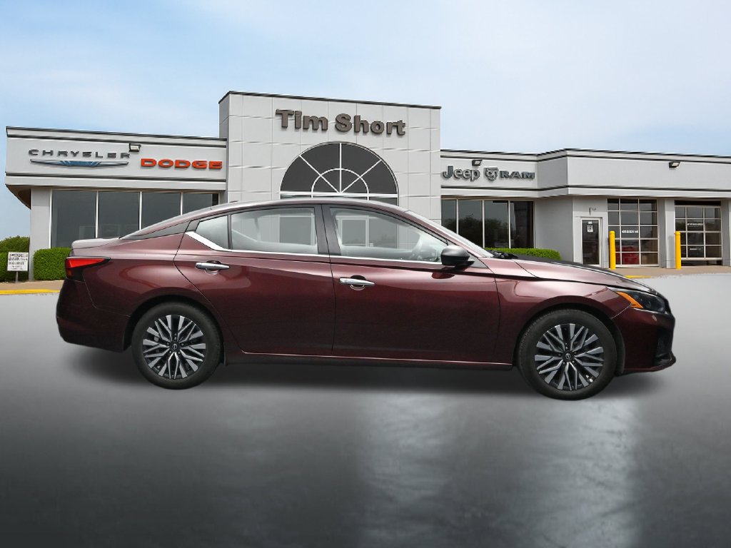 Used 2025 Nissan Altima 2.5 SV FWD image 6