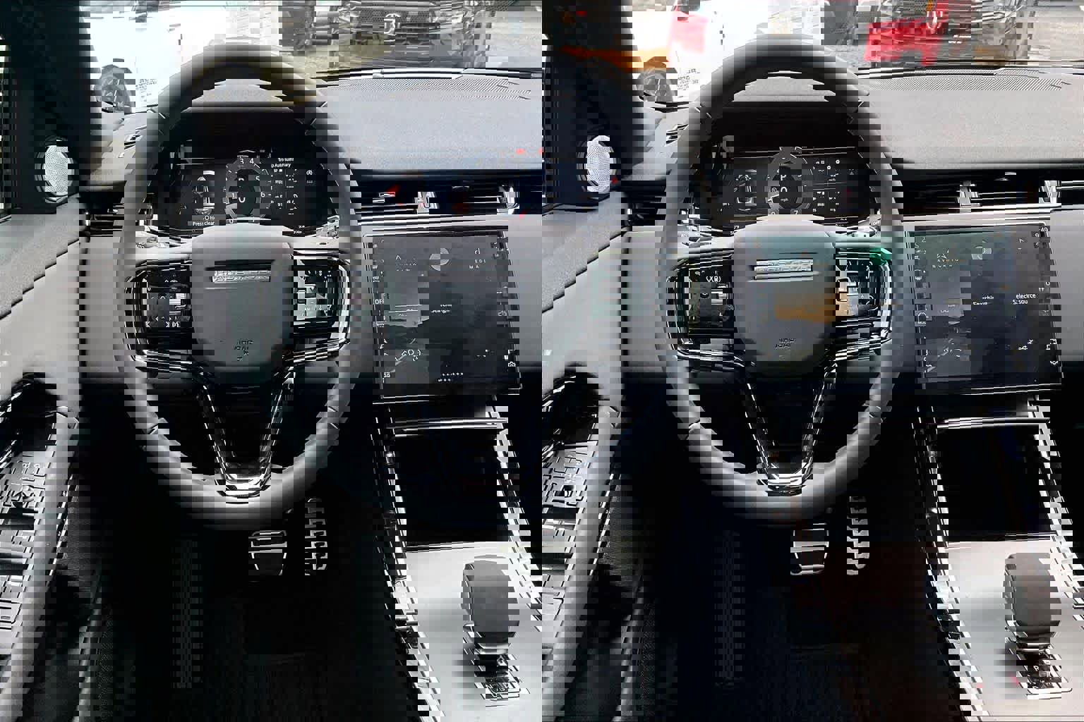 Used 2024 Land Rover Range Rover Evoque Dynamic SE image 12