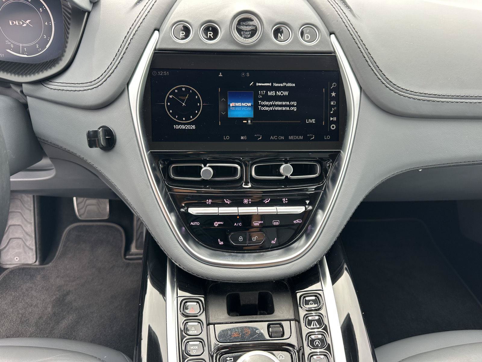 Used 2021 Aston Martin DBX AWD/4WD image 31