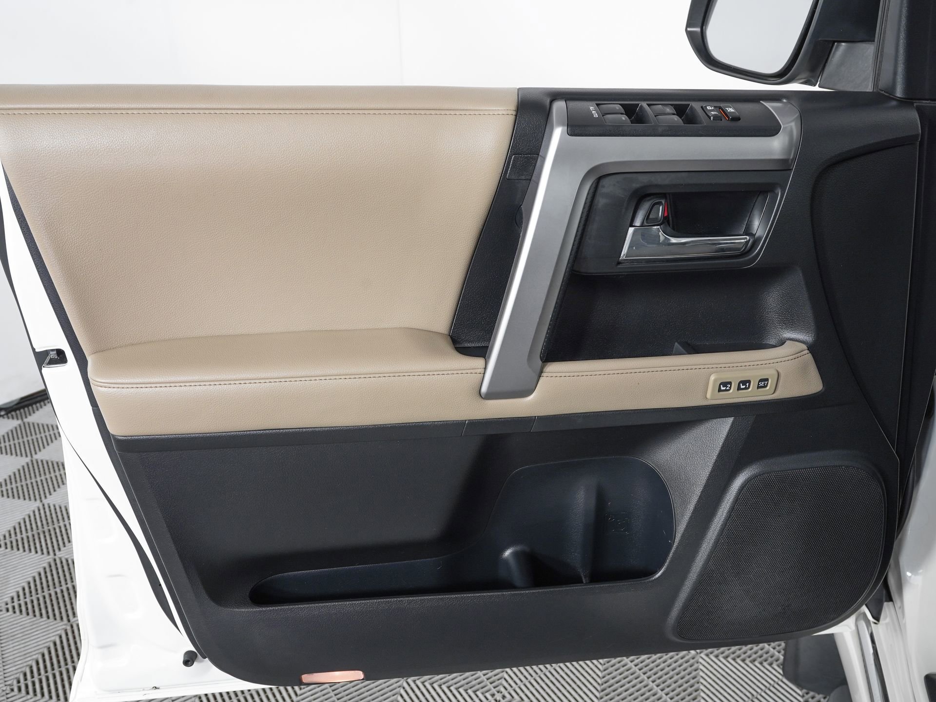 Used 2018 Toyota 4Runner Limited RWD image 13