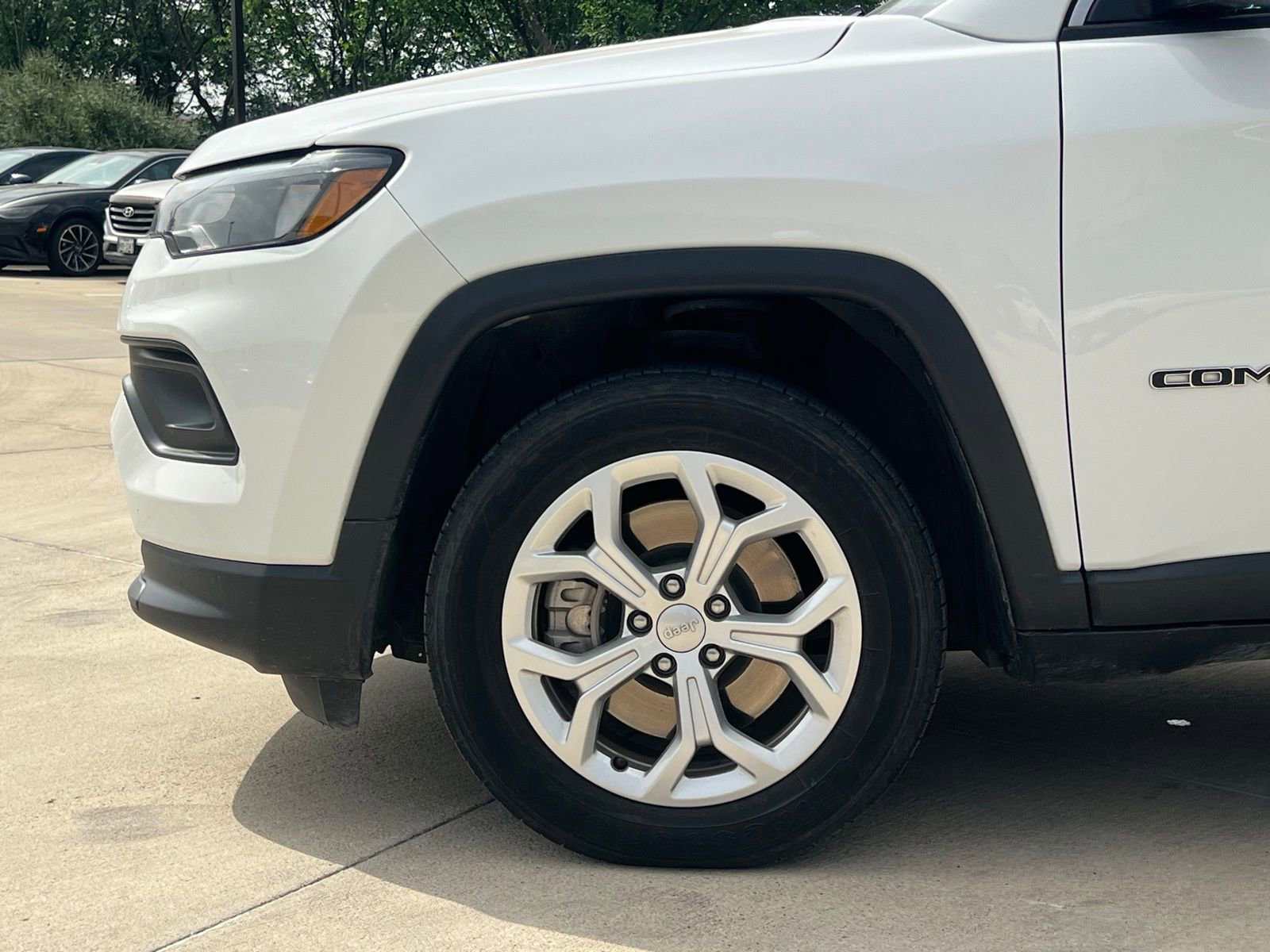 Used 2024 Jeep Compass Latitude AWD/4WD image 8