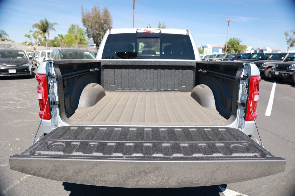 New 2026 RAM 1500 4x4 Crew Cab image 33