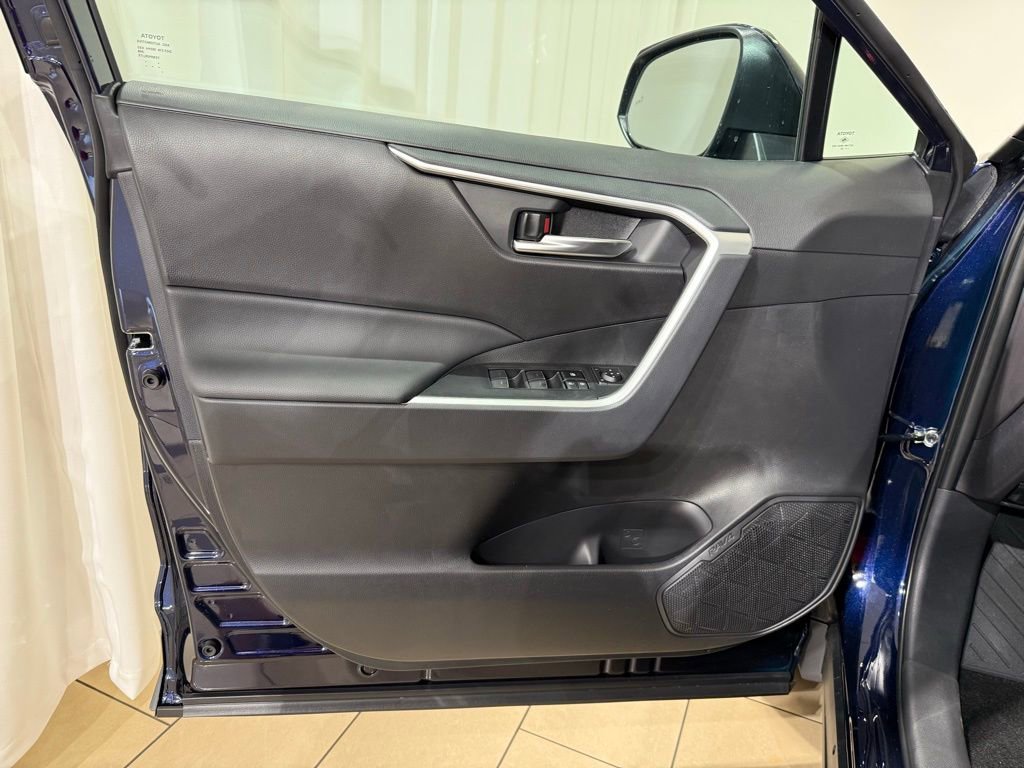 New 2025 Toyota RAV4 XLE image 15