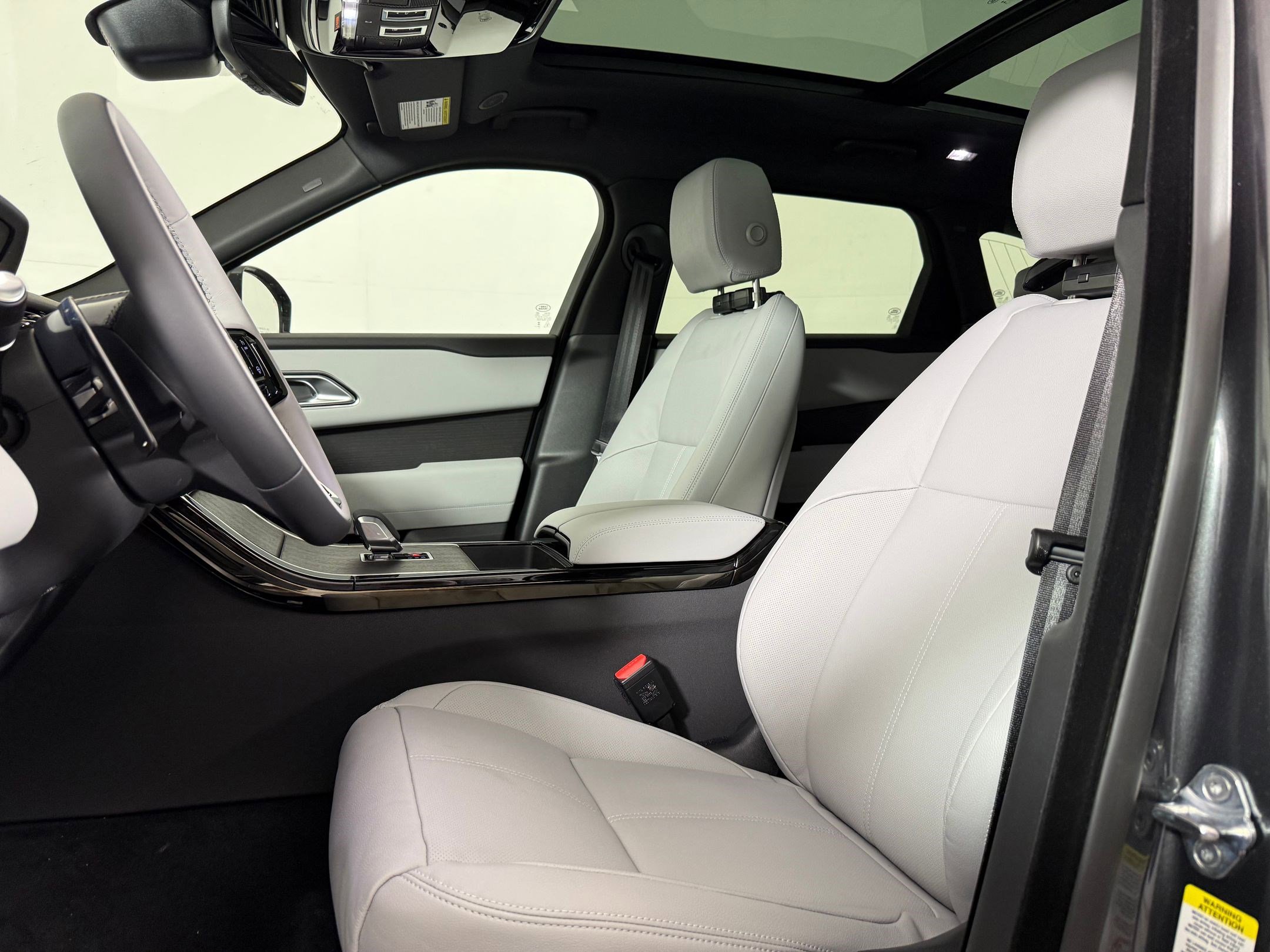 New 2026 Land Rover Range Rover Velar S AWD/4WD image 5