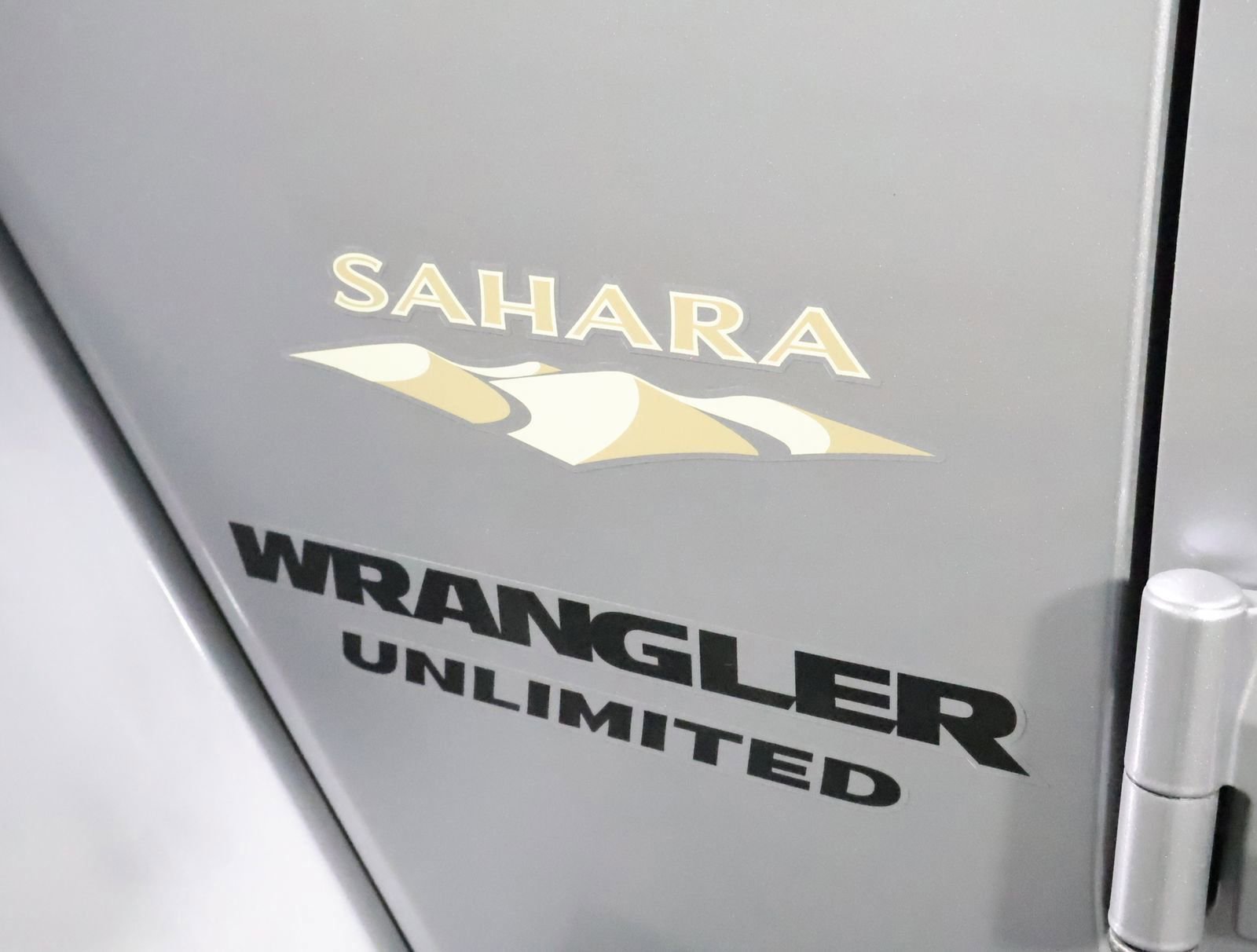 Used 2014 Jeep Wrangler Unlimited Sahara w/ Dual Top Group image 18