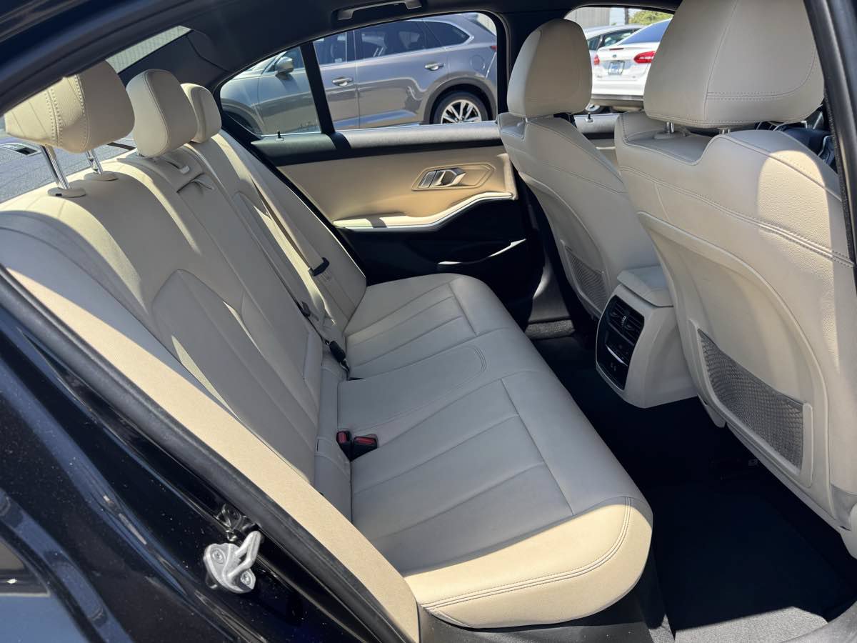 Used 2021 BMW 330i Sedan w/ Convenience Package RWD image 16