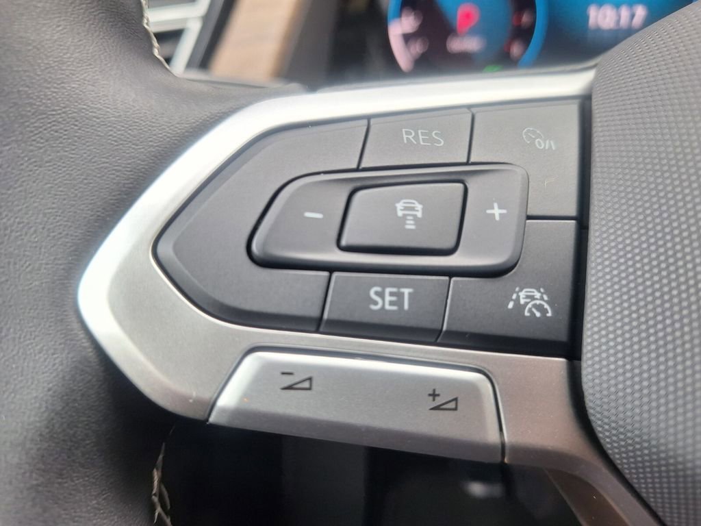 New 2026 Volkswagen Atlas SE image 13