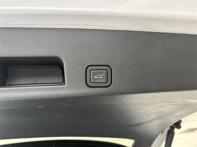 Certified 2024 Chevrolet Traverse RS image 17