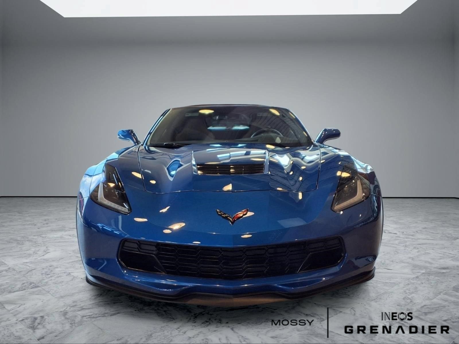 Used 2019 Chevrolet Corvette Grand Sport w/ Carbon Flash Badge Package RWD image 3