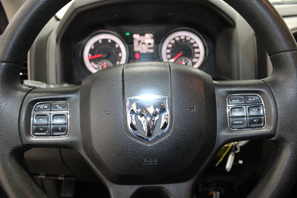 Used 2015 RAM 1500 Express RWD image 34