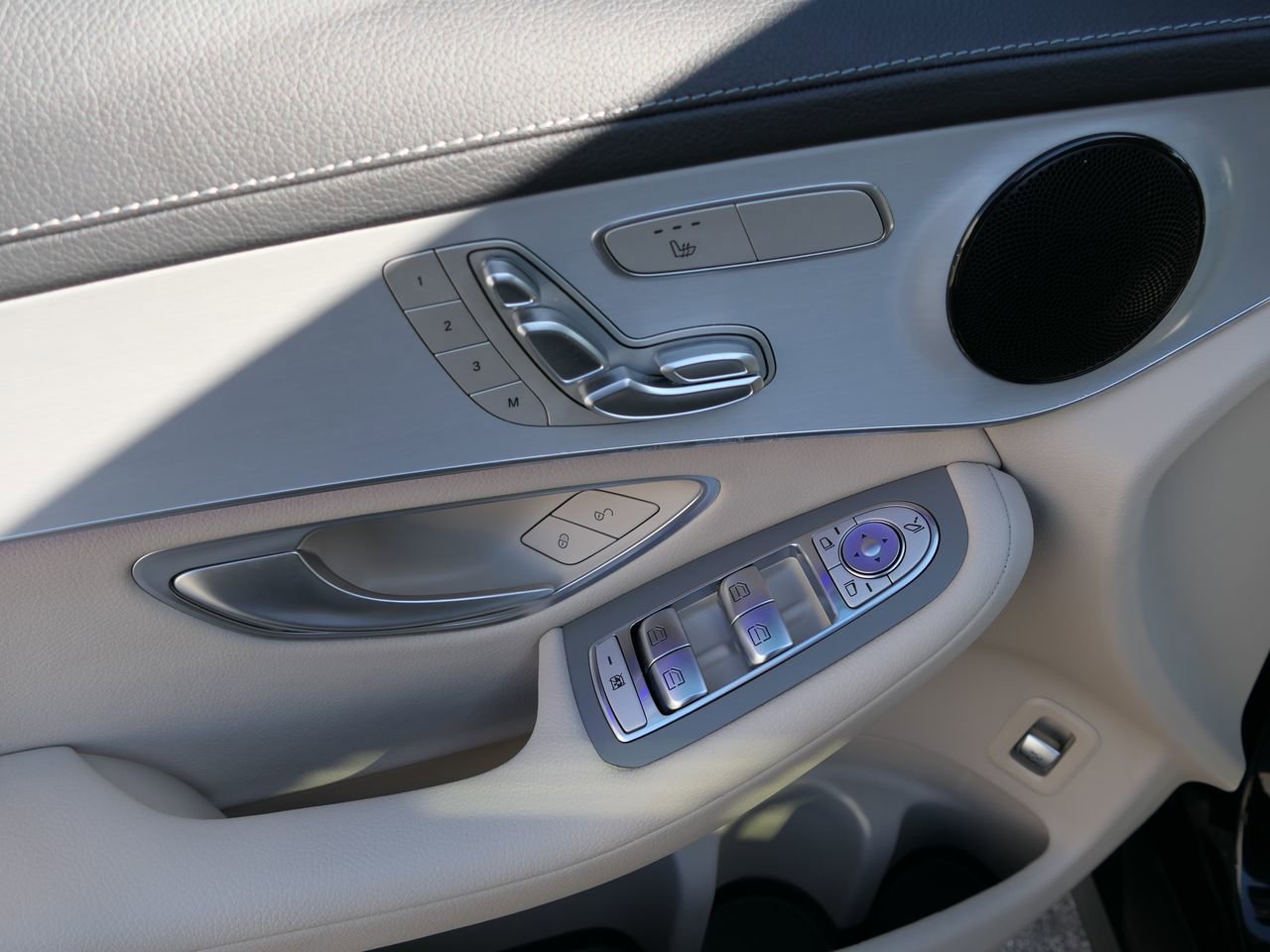 Used 2022 Mercedes-Benz GLC 300 4MATIC Coupe image 19