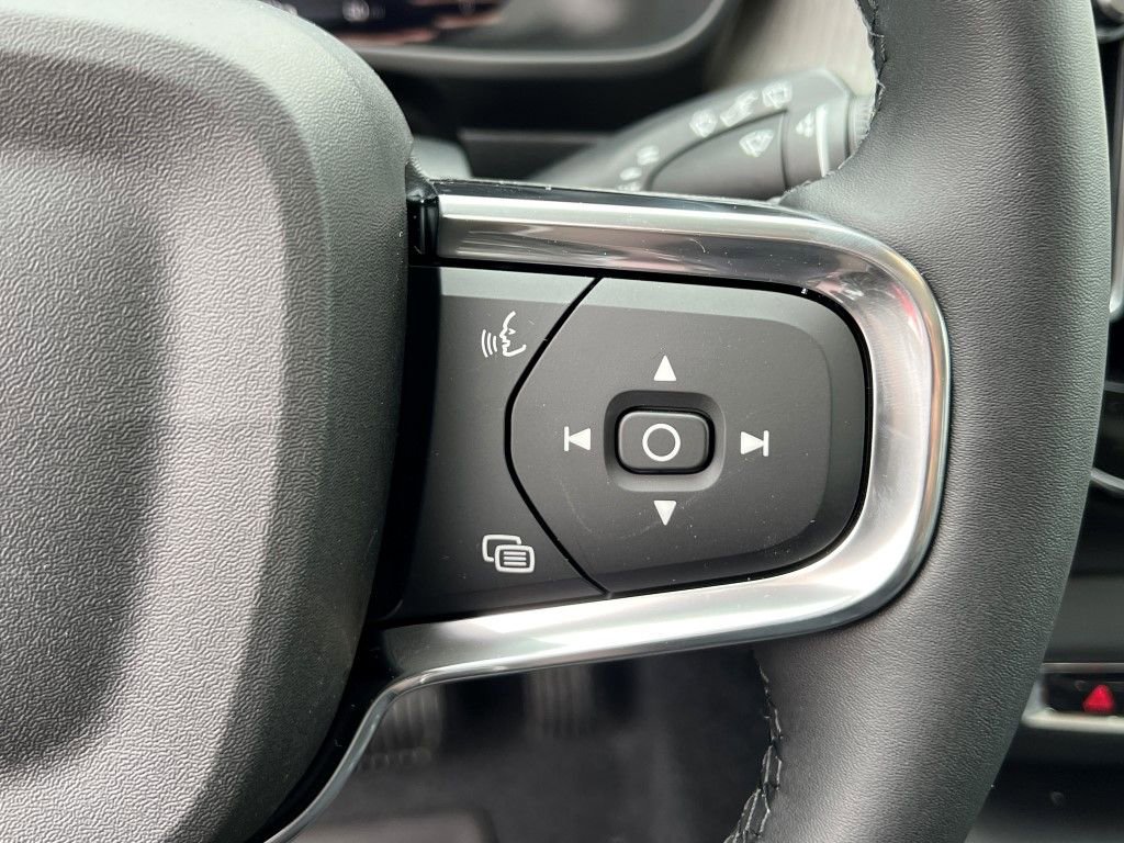 New 2026 Volvo XC40 B5 Ultra w/ Protection Package Premier image 19