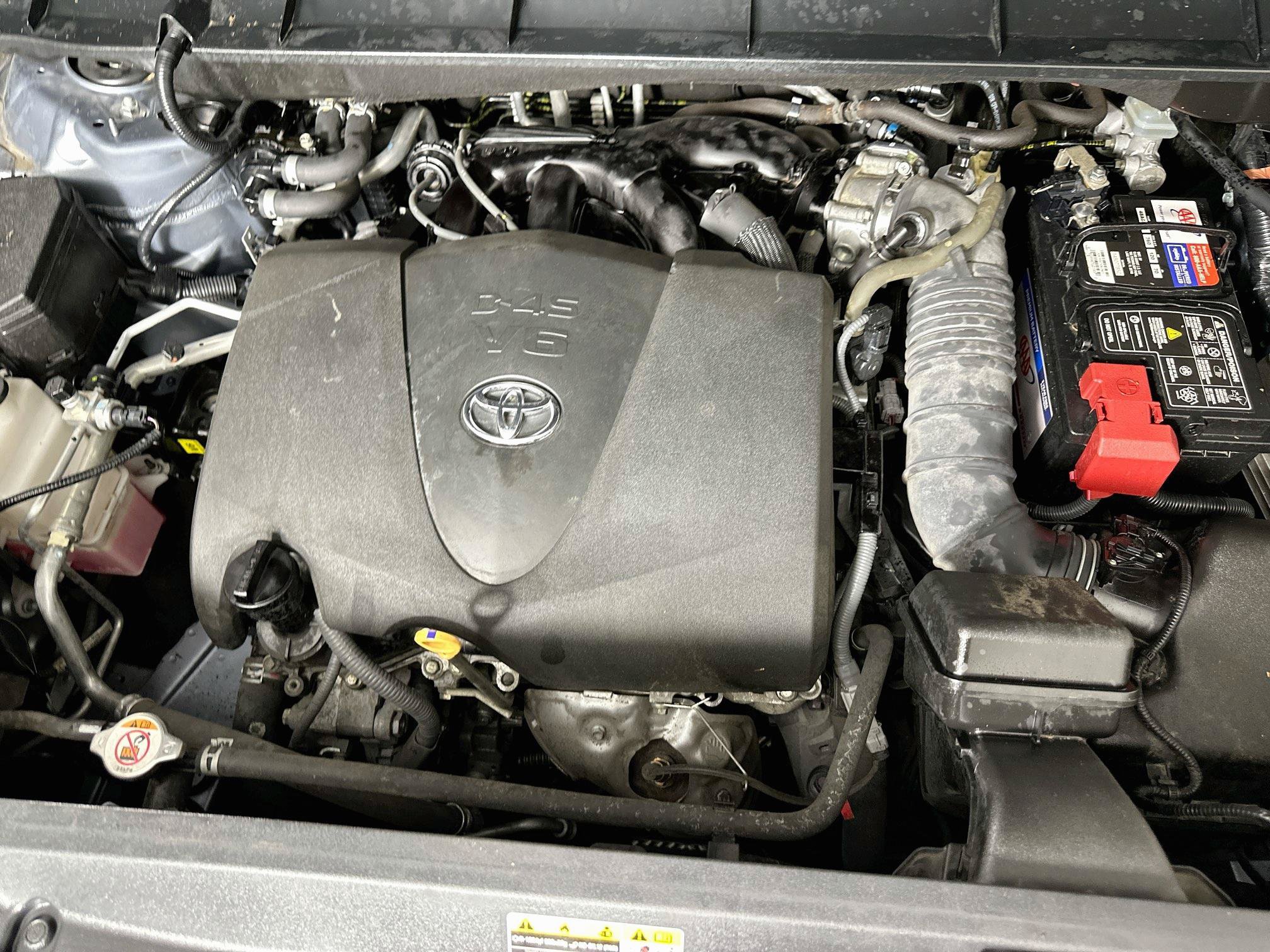 Used 2020 Toyota Highlander XLE FWD image 35