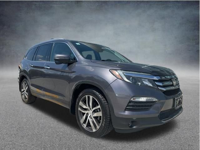 Used 2017 Honda Pilot Touring image 2