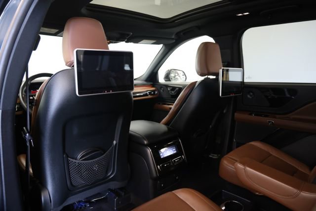 Used 2022 Lincoln Aviator Grand Touring w/ Equipment Group 301A AWD/4WD image 40