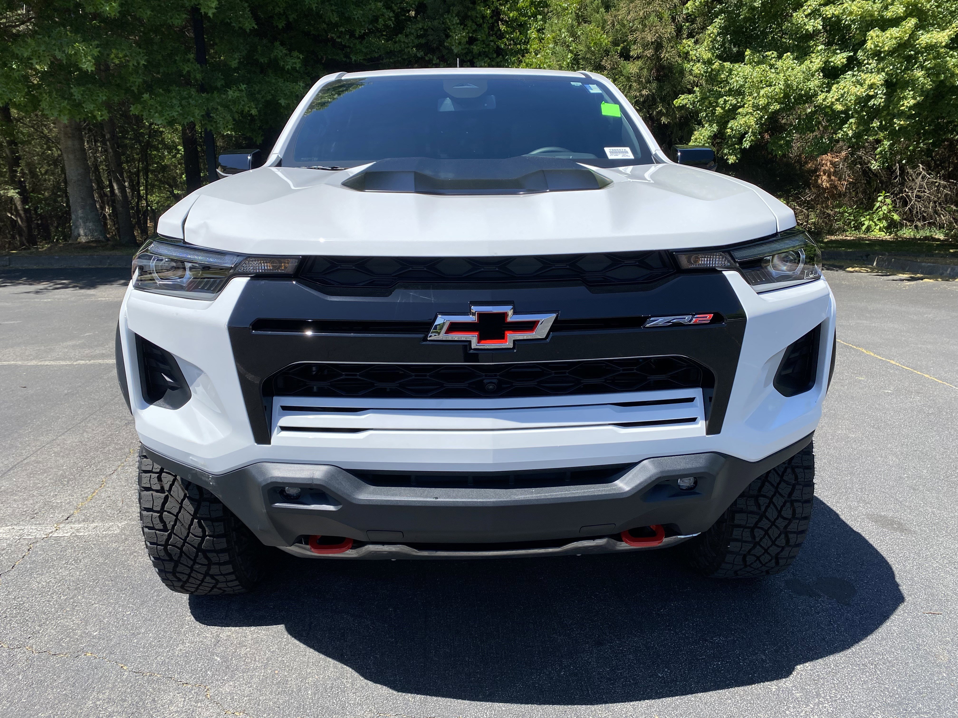 Used 2026 Chevrolet Colorado ZR2 w/ Technology Package AWD/4WD image 3