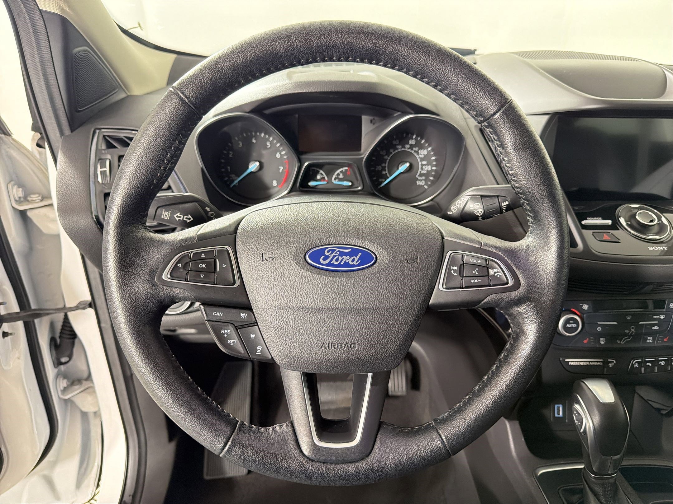 Used 2019 Ford Escape Titanium image 17