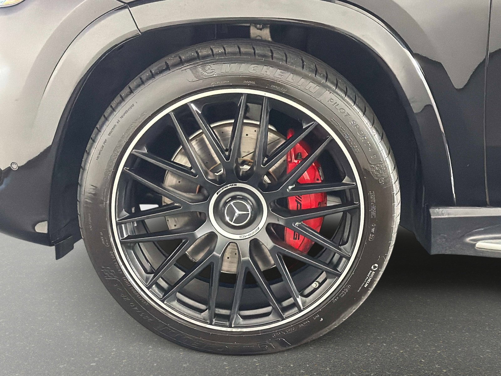 Used 2024 Mercedes-Benz GLS 63 AMG 4MATIC image 12