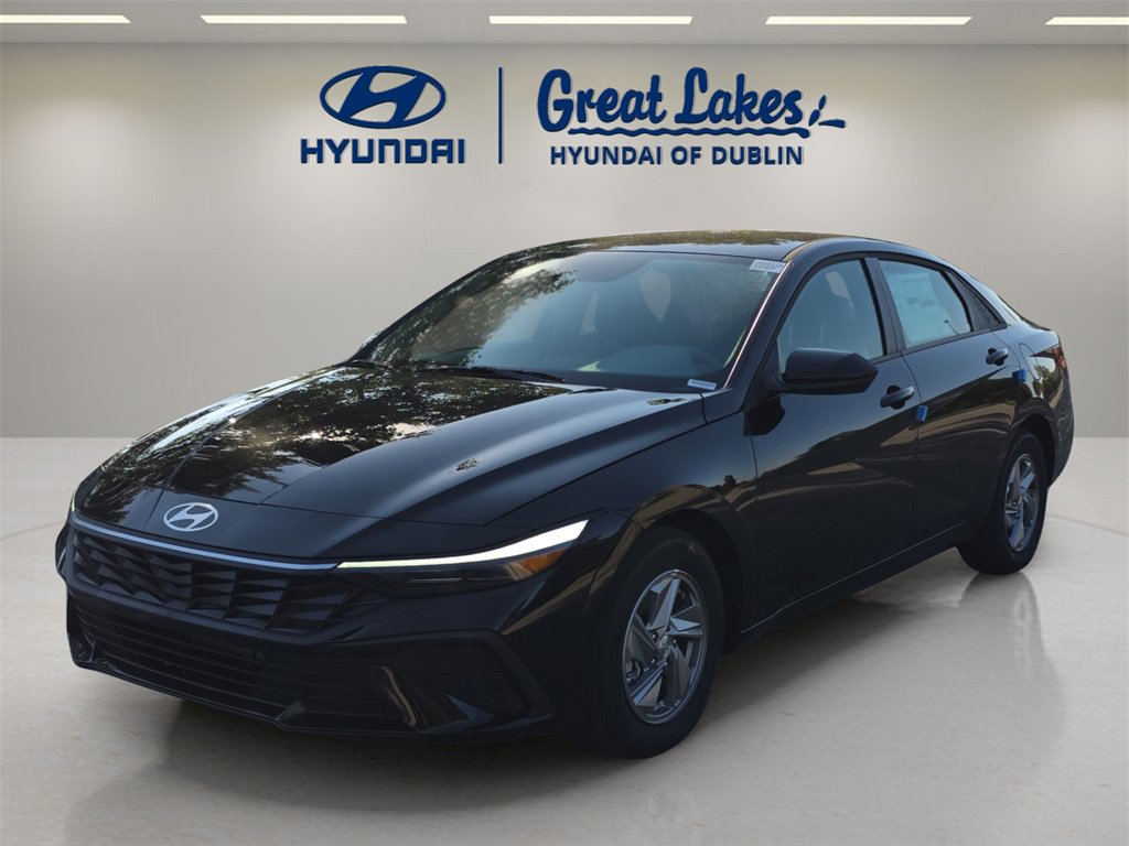 New 2025 Hyundai Elantra SE w/ Cargo Package