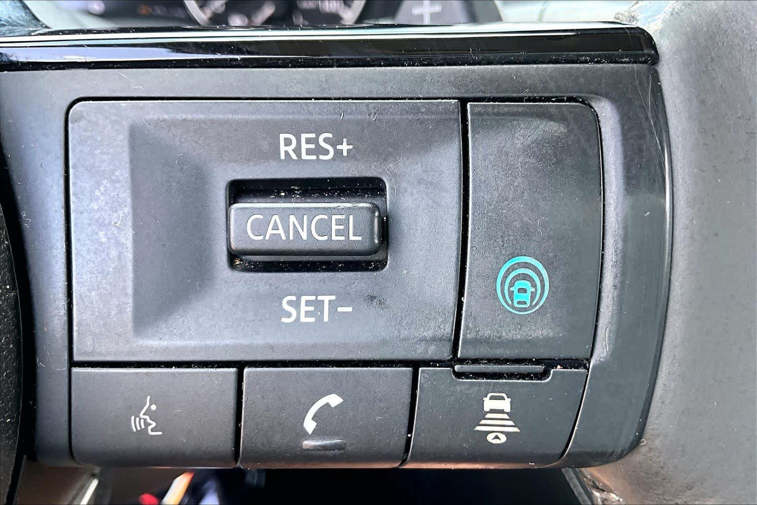 Certified 2022 Nissan Rogue SL FWD image 33