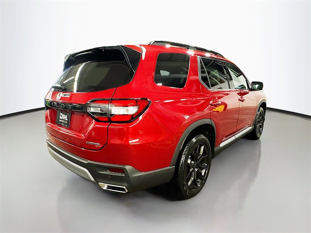 New 2025 Honda Pilot Touring image 6
