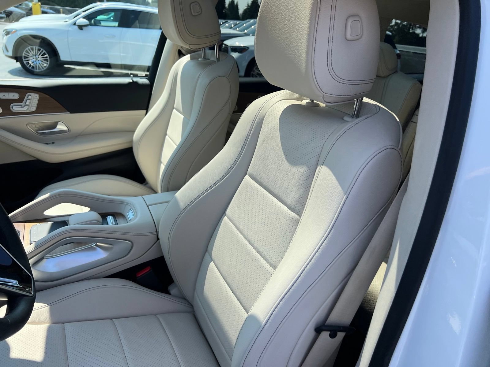 Used 2024 Mercedes-Benz GLS 450 4MATIC image 13