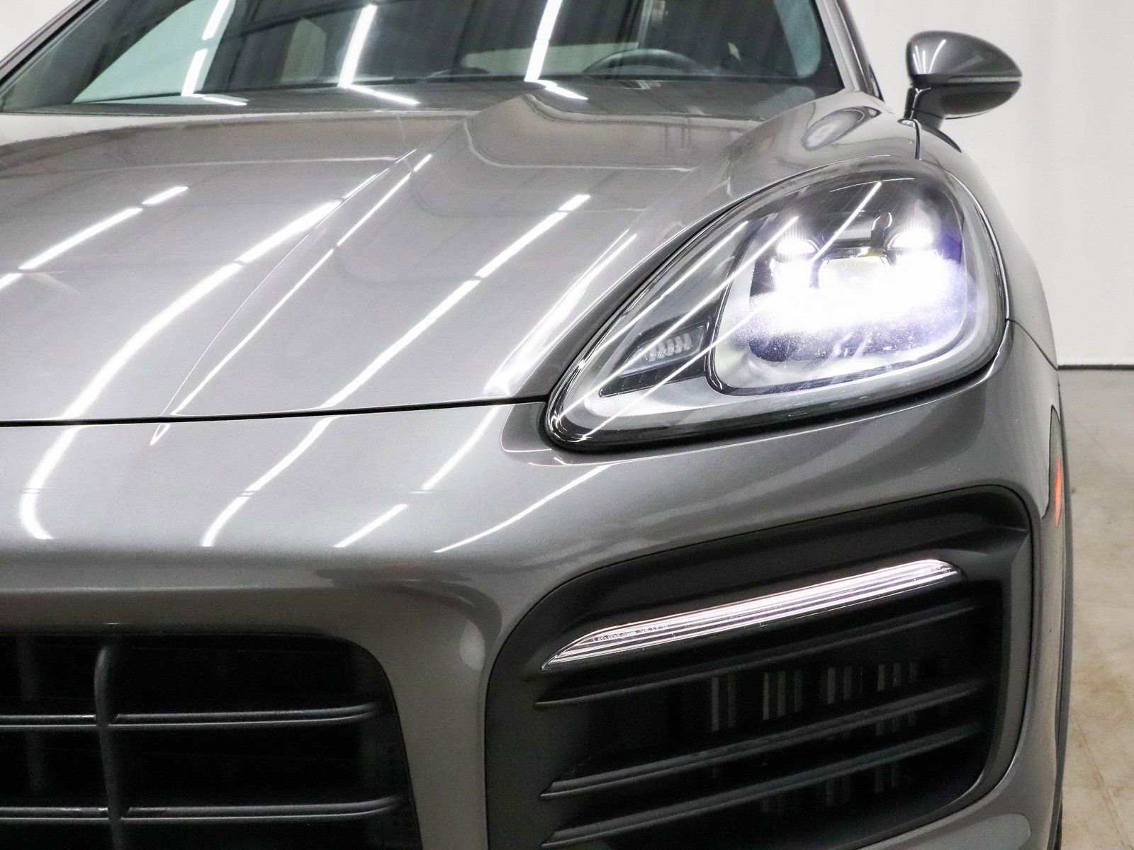 Used 2023 Porsche Cayenne GTS w/ Premium Package AWD/4WD image 55