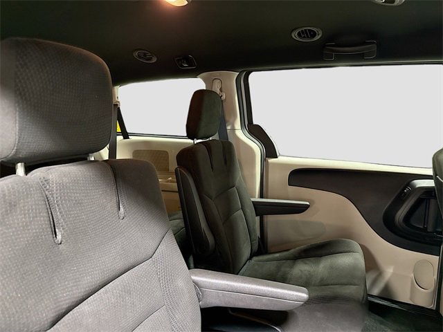Used 2016 Dodge Grand Caravan SE image 27