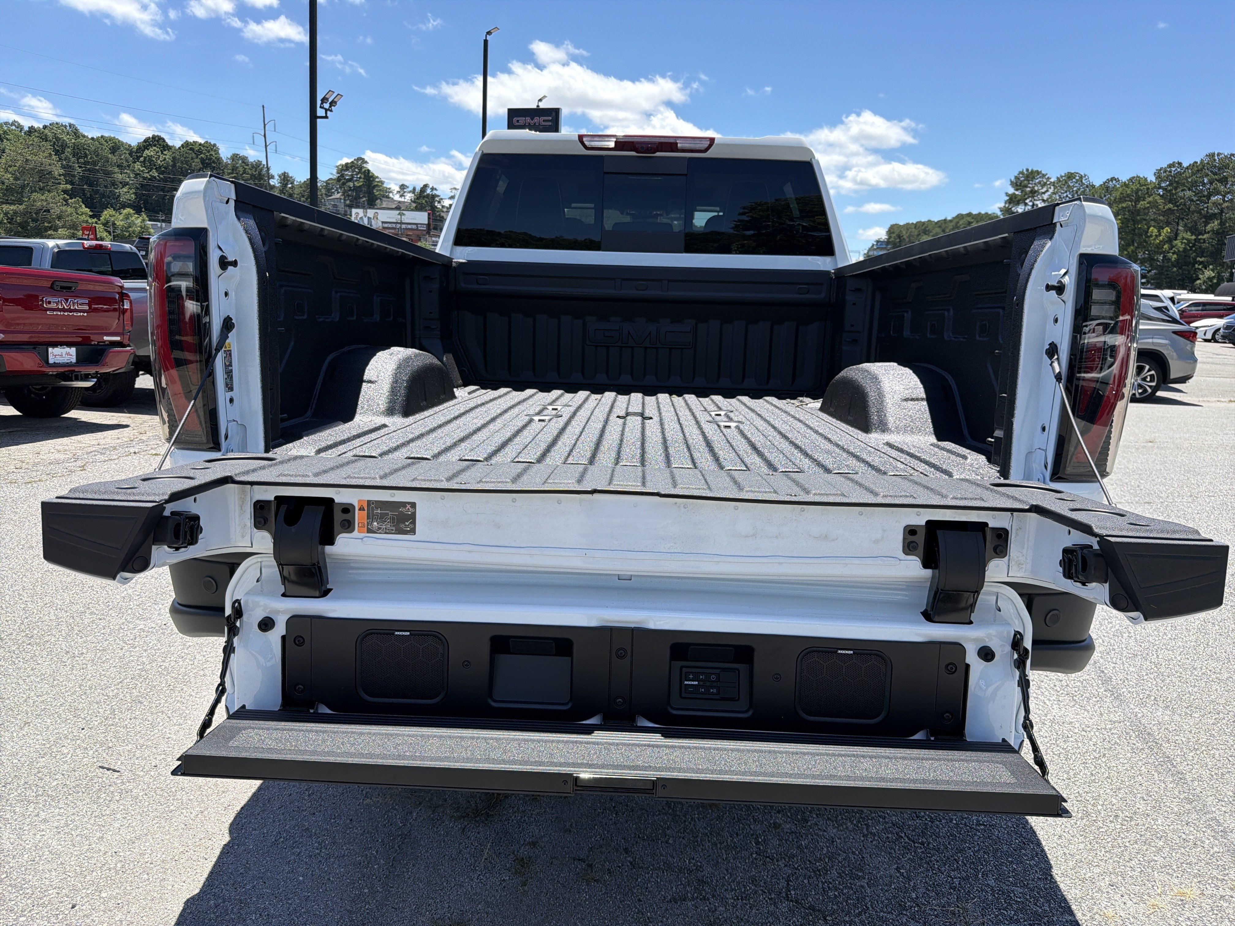 New 2026 GMC Sierra 2500 AT4X w/ AT4X AEV Edition AWD/4WD image 19