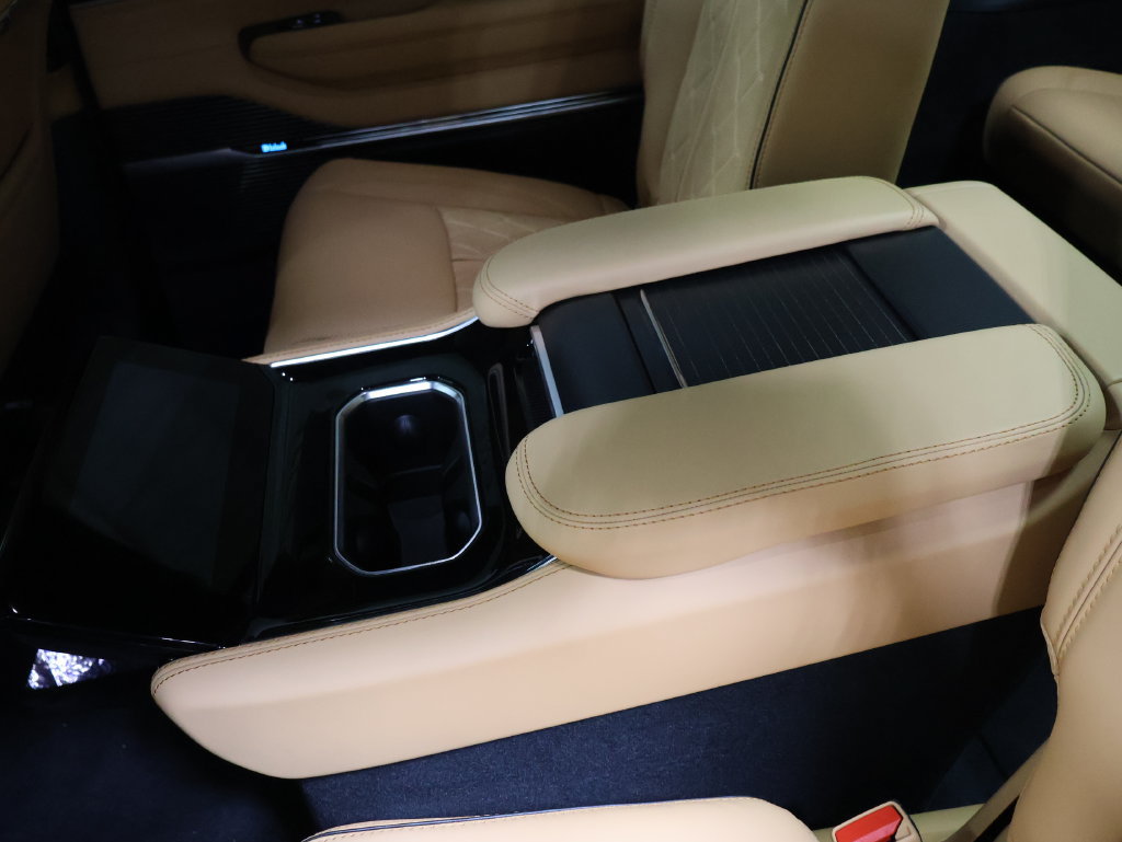New 2026 Jeep Grand Wagoneer Summit AWD/4WD image 13