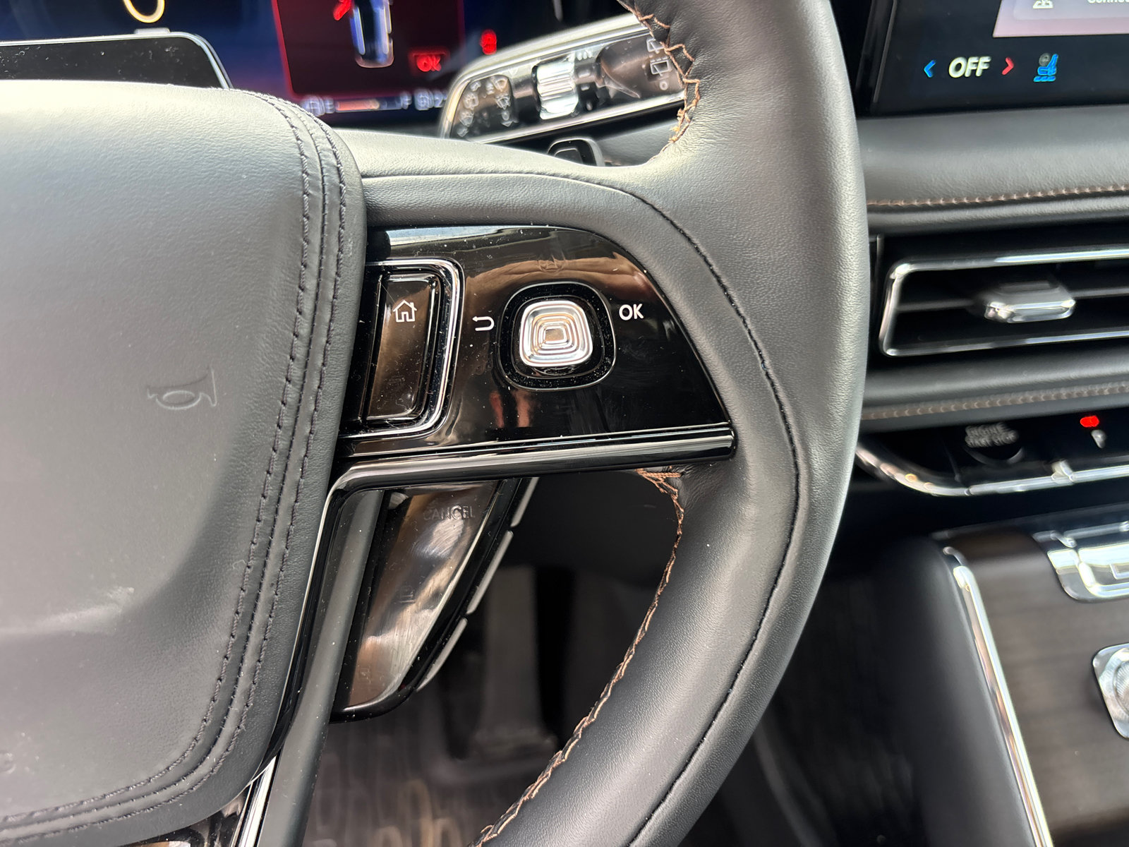New 2026 Lincoln Aviator Reserve AWD/4WD image 18