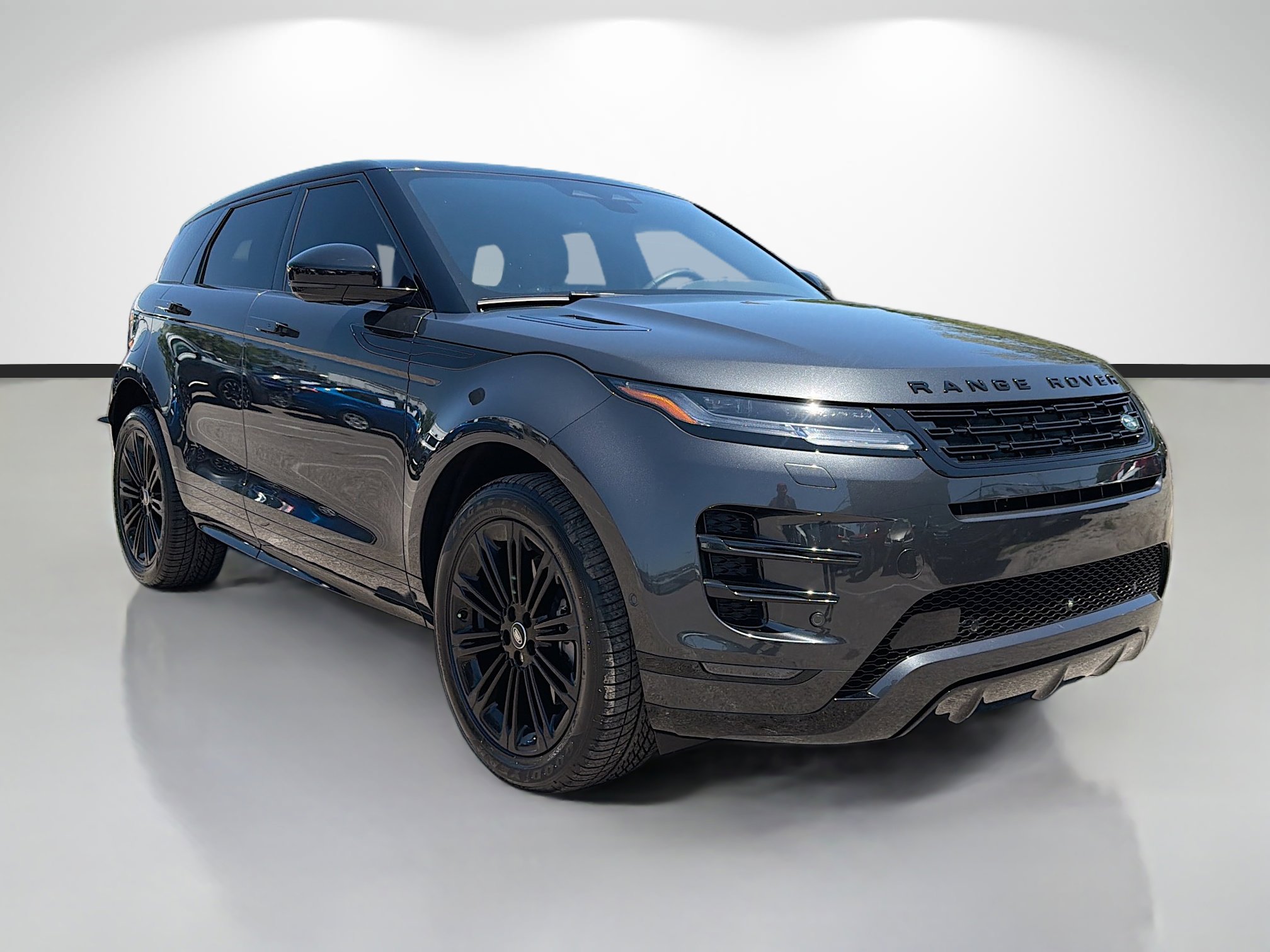 Used 2025 Land Rover Range Rover Evoque Dynamic SE AWD/4WD image 7