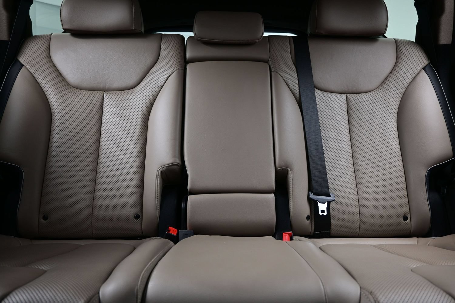 Certified 2023 Hyundai Santa Fe Limited AWD/4WD image 16