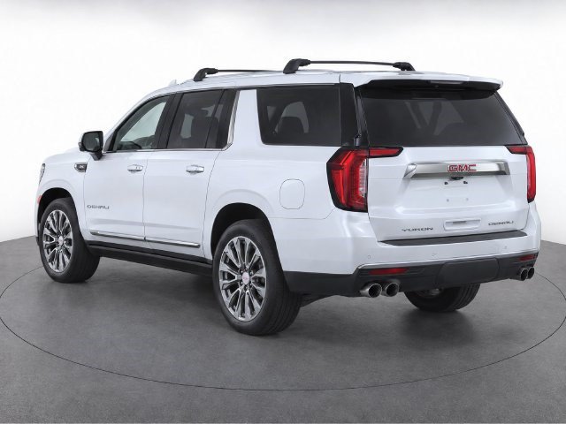 Used 2021 GMC Yukon XL Denali w/ Denali Premium Package AWD/4WD image 5