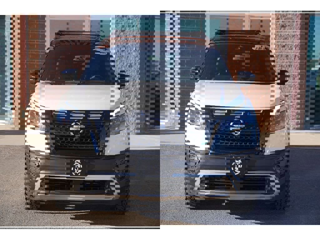 Used 2025 Nissan Pathfinder Rock Creek image 2