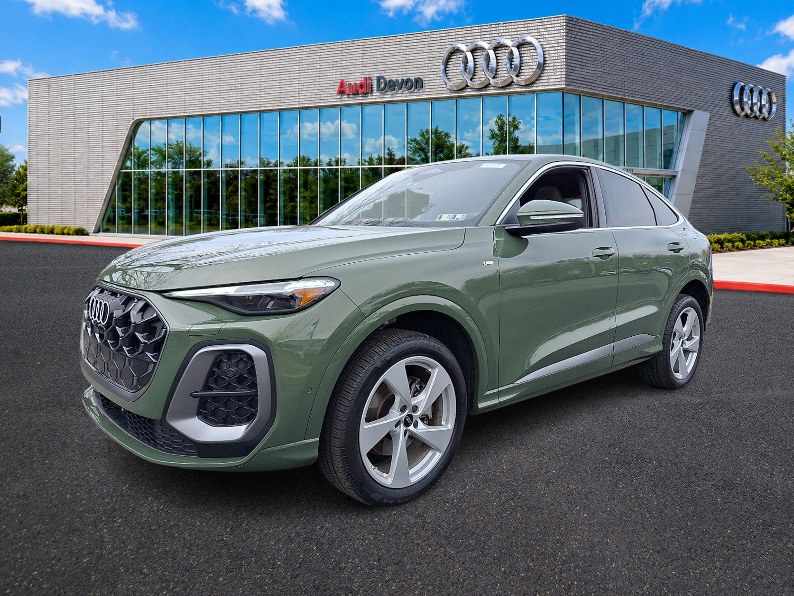 Certified 2025 Audi Q5 Premium Plus w/ Premium Plus AWD/4WD image 3