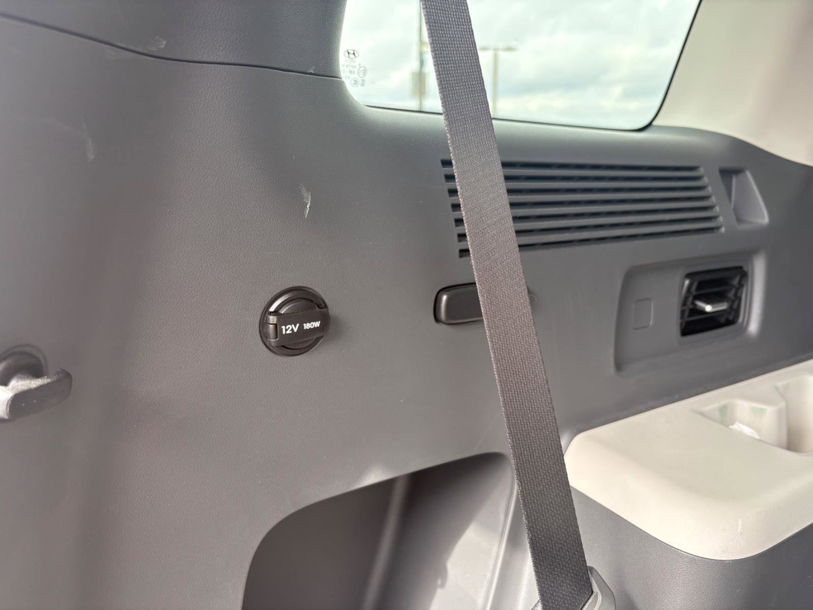 Used 2025 Hyundai Santa Fe SEL image 10