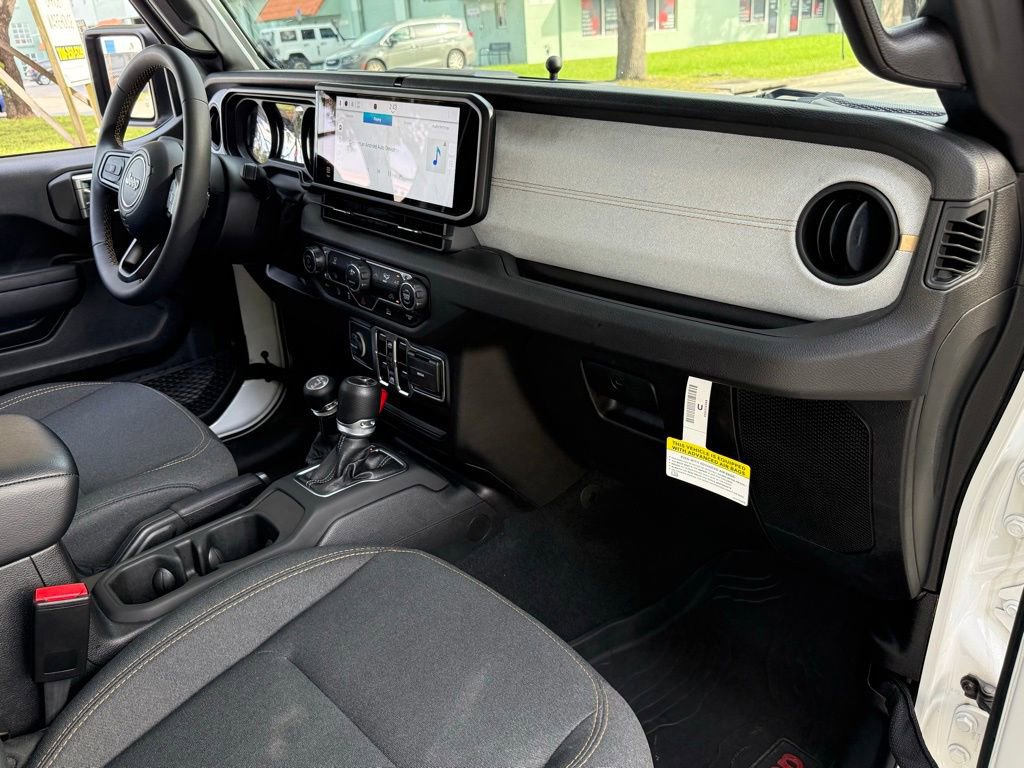 Certified 2024 Jeep Gladiator Sport image 35