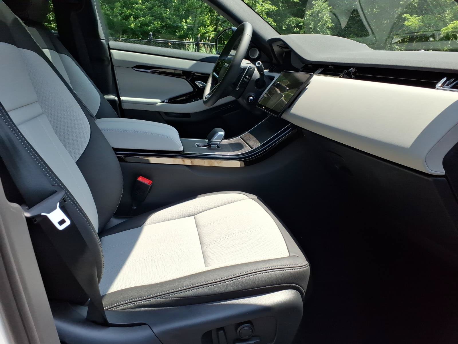 New 2026 Land Rover Range Rover Evoque Hoxton AWD/4WD image 3