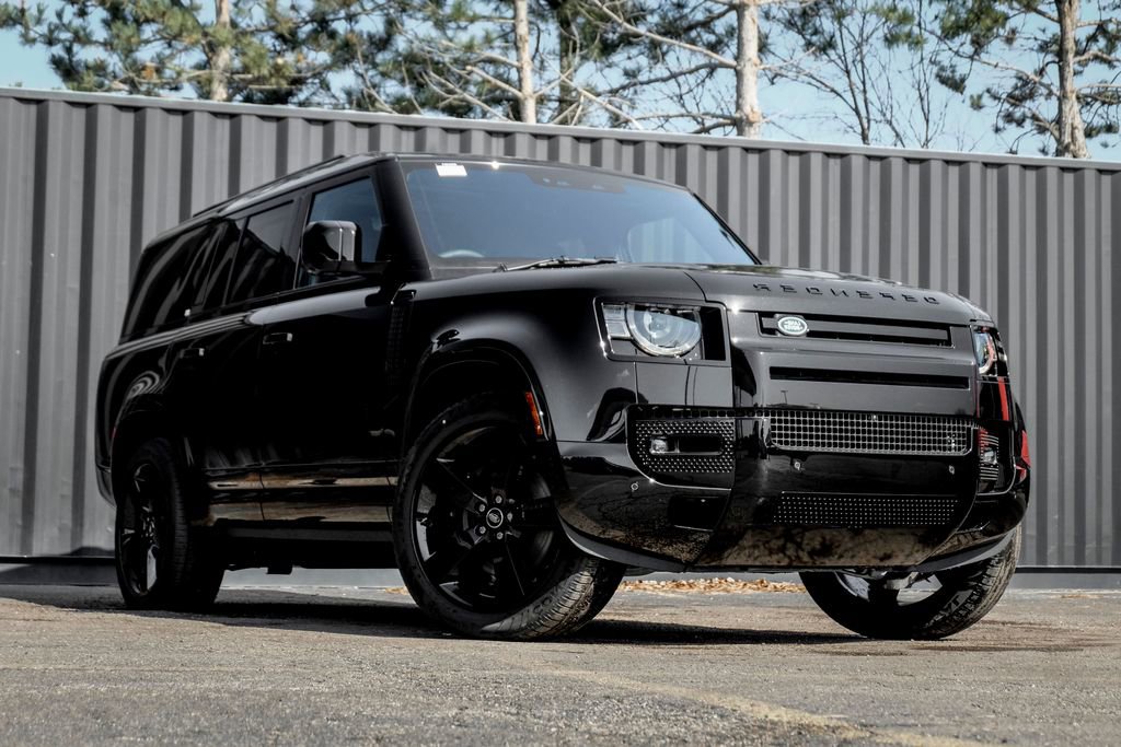 Used 2025 Land Rover Defender 130 X-Dynamic SE image 1