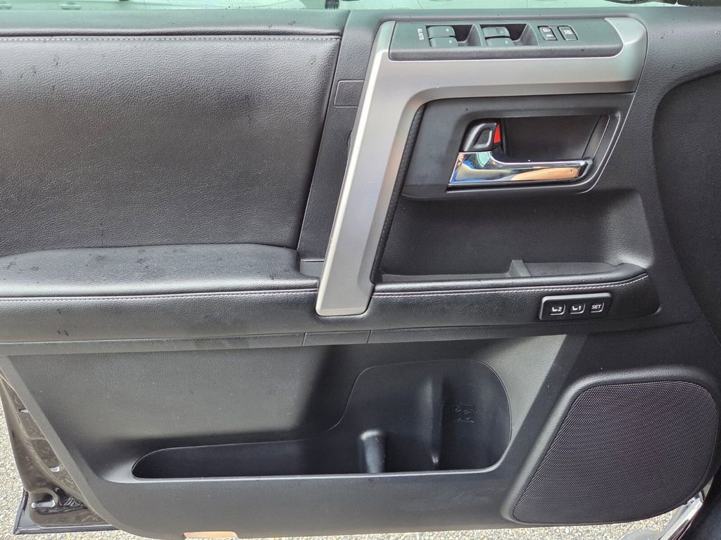 Used 2015 Toyota 4Runner Limited RWD image 31