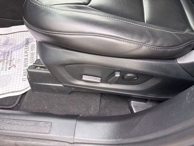 Used 2022 Ford Explorer XLT w/ Equipment Group 202A image 12