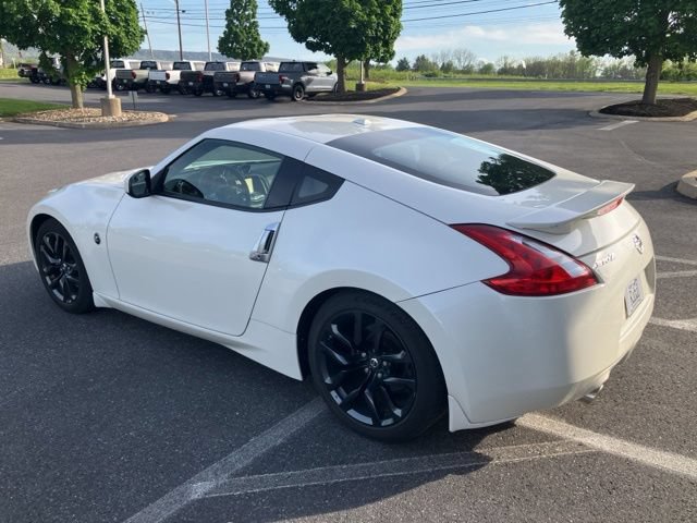 Used 2017 Nissan 370Z Touring RWD image 5