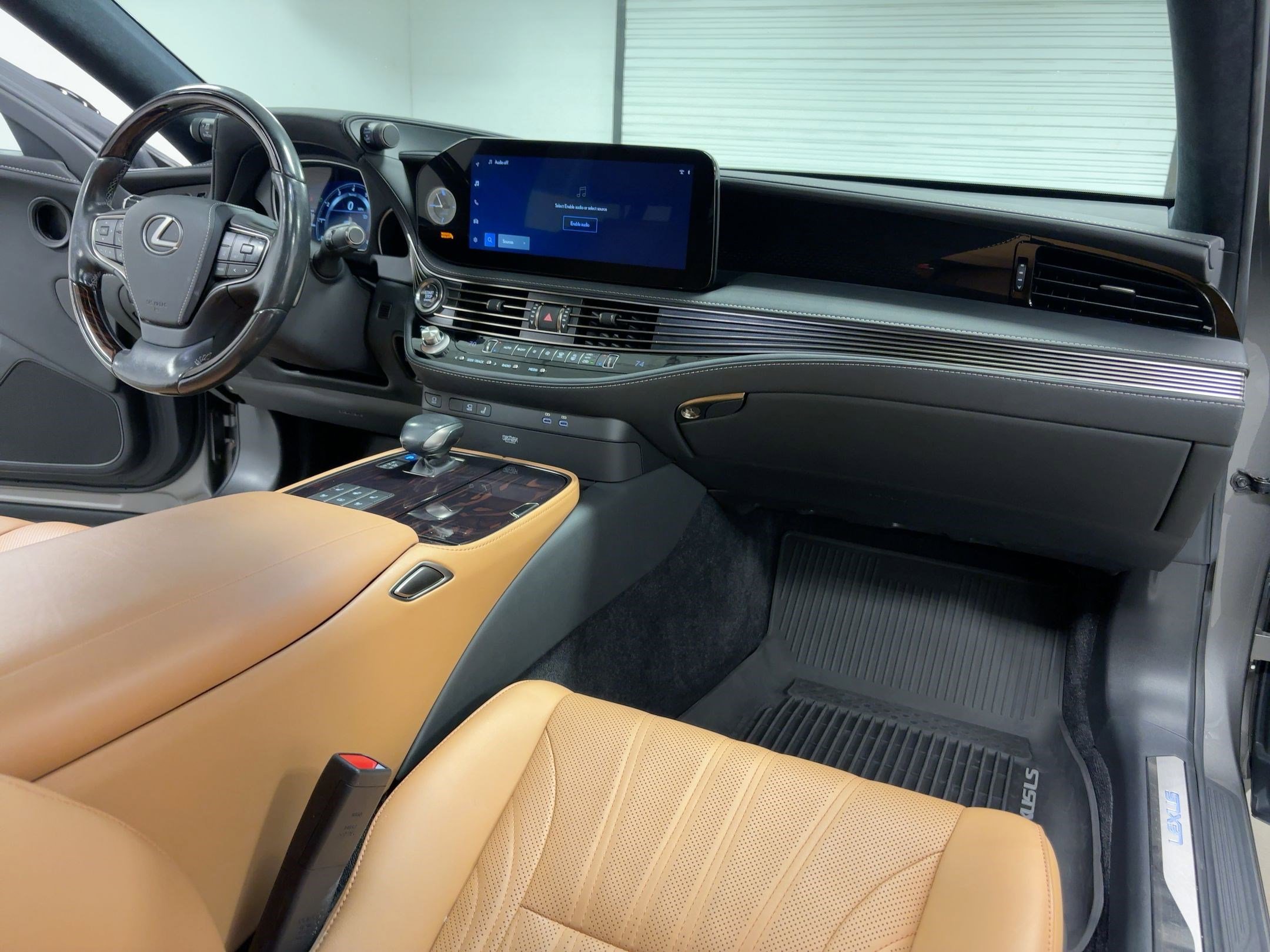 Used 2023 Lexus LS 500 image 29