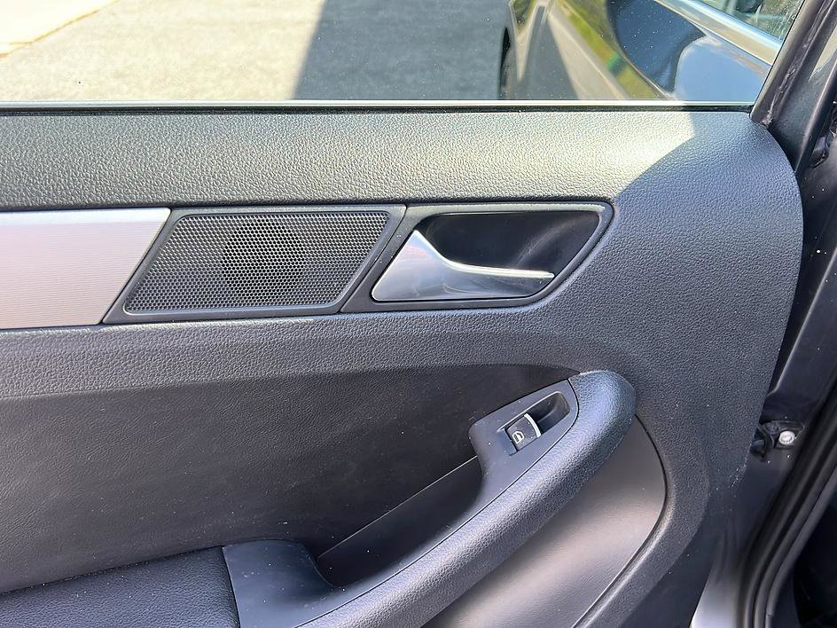 Used 2013 Volkswagen Jetta GLI Autobahn image 27