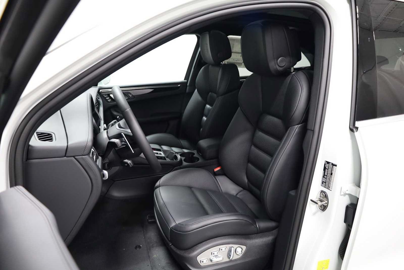 New 2026 Porsche Macan S AWD/4WD image 5
