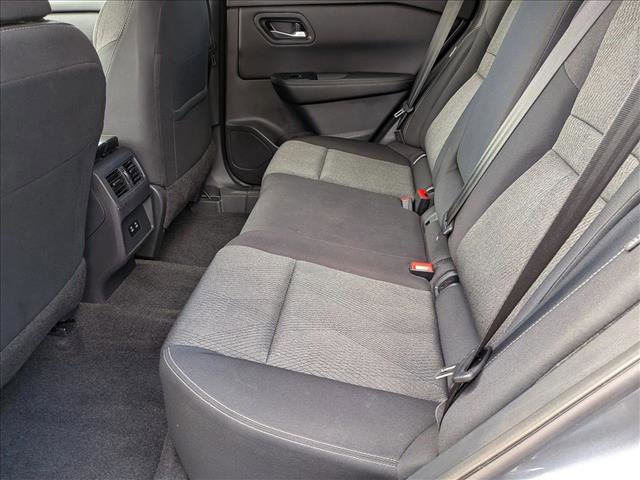 Used 2024 Nissan Rogue SV FWD image 17