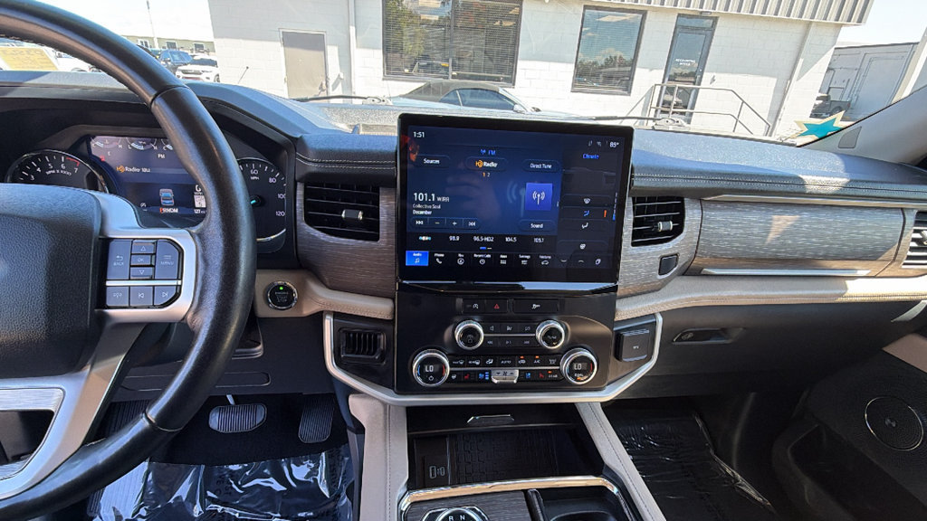 Used 2024 Ford Expedition Limited AWD/4WD image 20