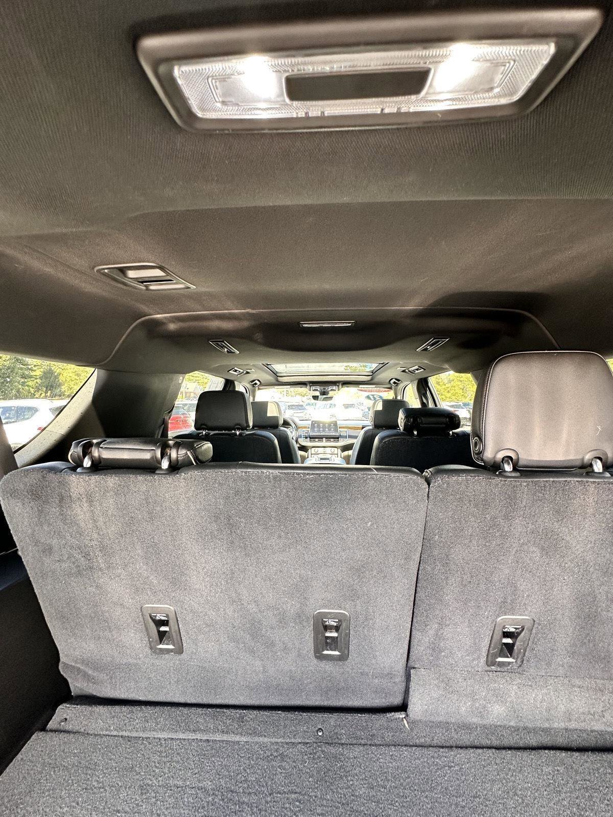 Used 2021 Chevrolet Suburban Premier w/ Premium Package RWD image 28