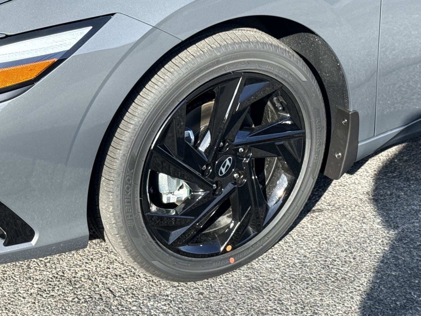 New 2026 Hyundai Elantra SEL image 18